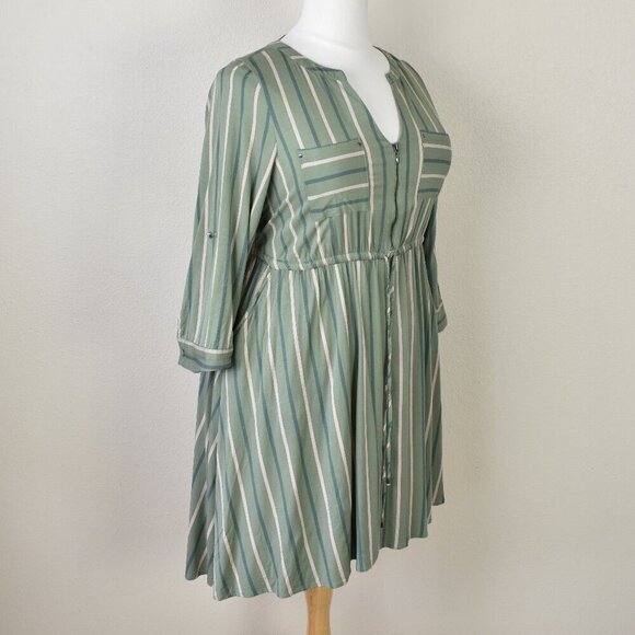 Torrid Stripe Mini Challis High-Low Shirt Dress - 1 - Picture 9 of 10